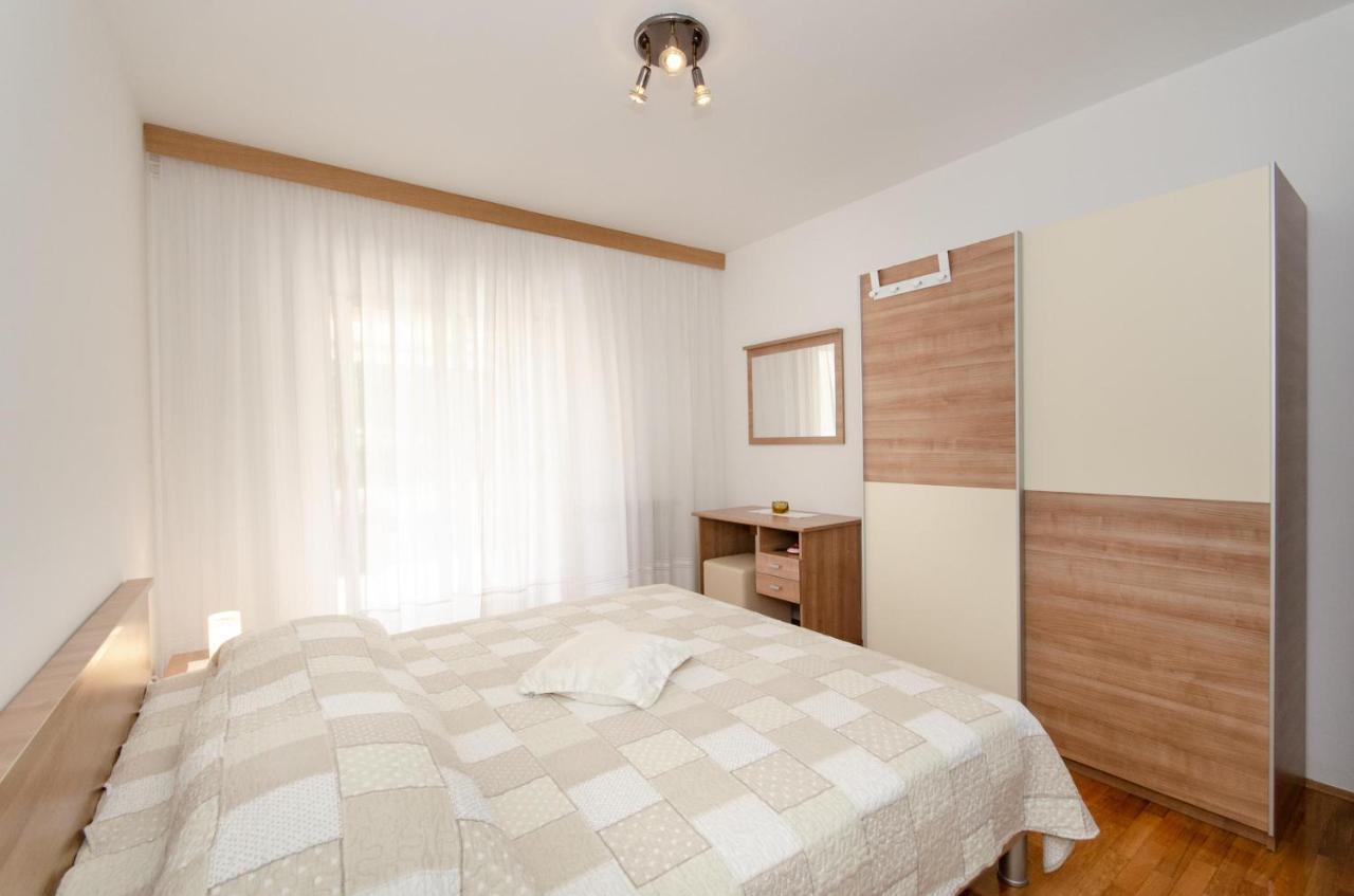 Apartments Bungavilia Rovinj Exteriör bild