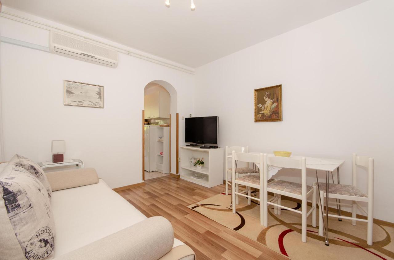 Apartments Bungavilia Rovinj Exteriör bild