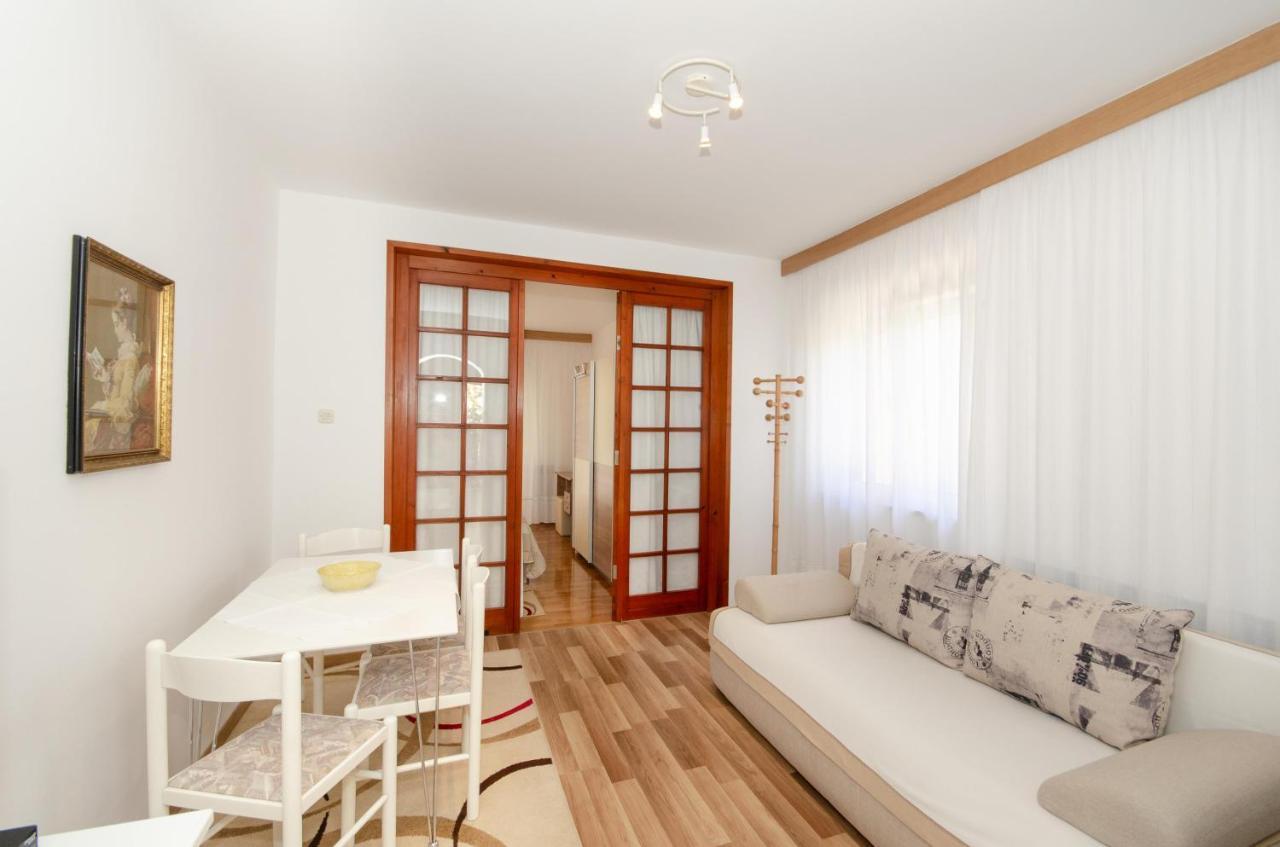 Apartments Bungavilia Rovinj Exteriör bild