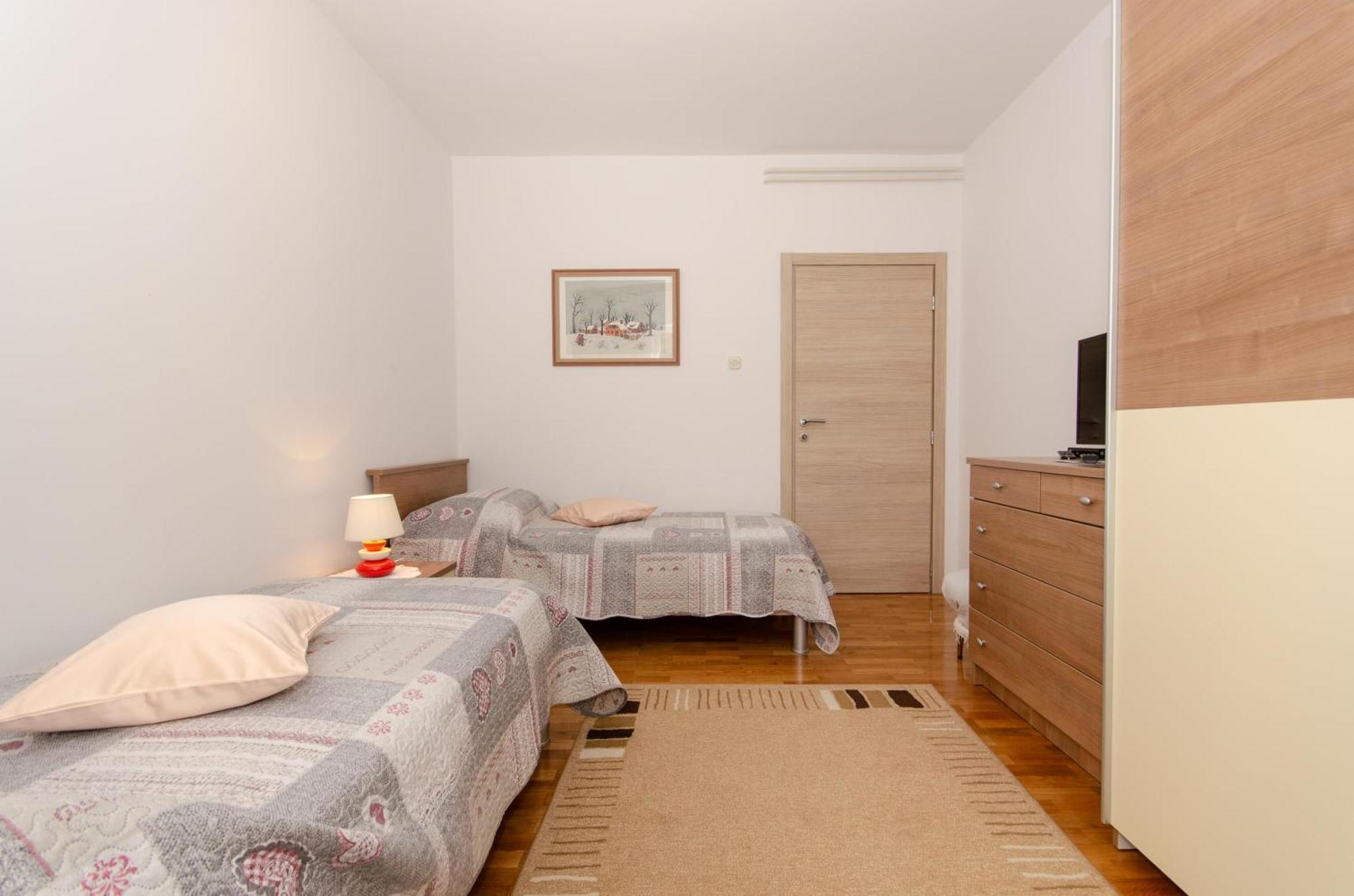 Apartments Bungavilia Rovinj Exteriör bild