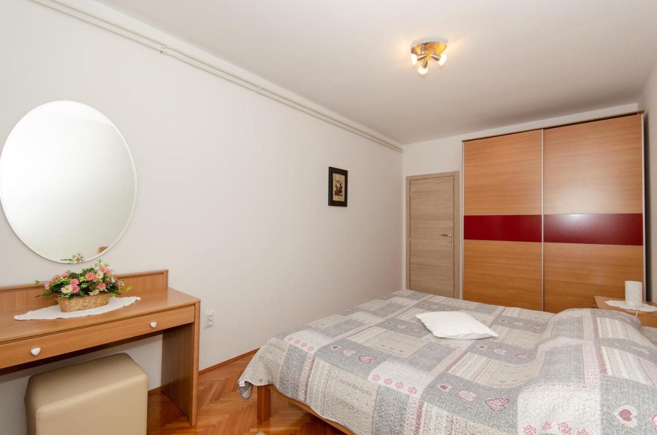 Apartments Bungavilia Rovinj Exteriör bild