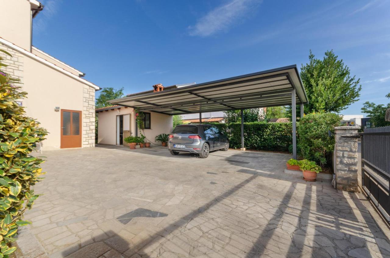 Apartments Bungavilia Rovinj Exteriör bild